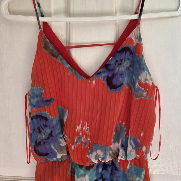 Pleated Waterfall Slit Maxi Dress - Picture 4 of 8